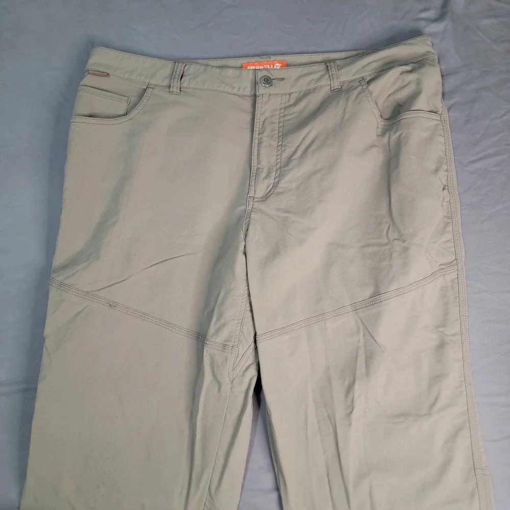 Merrell Hiking Pants Men's 36x32 Khaki Pockets Articulated Knees Outdoors